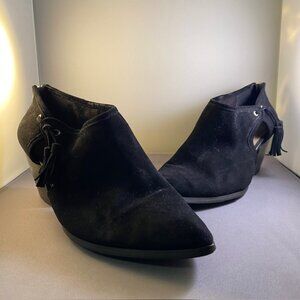 Bella Vita Black Leather Suede Short Ankle Heel Booties Sz 8W Back Zipper Tassel